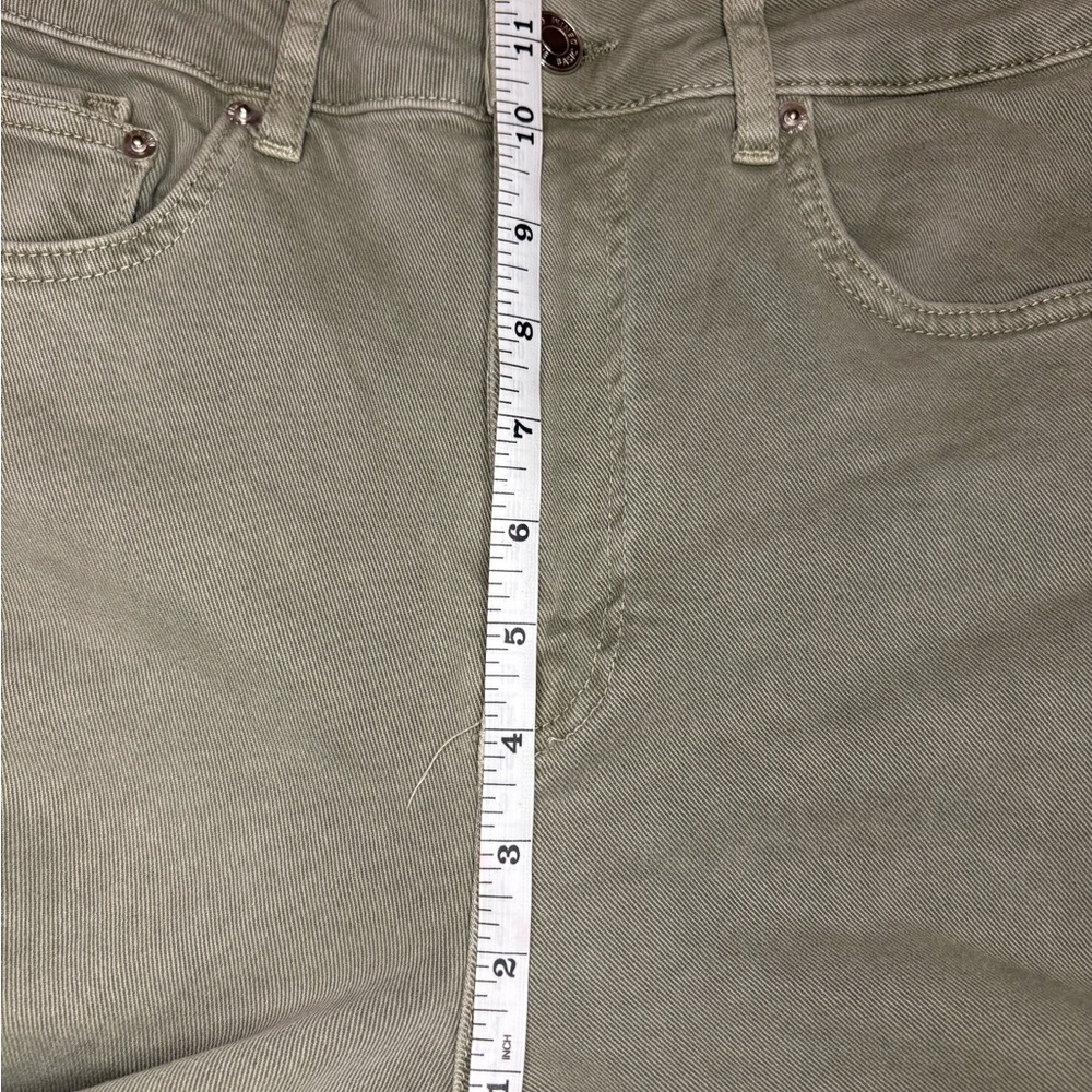 Stradivarius Petite slim mom jean with stretch in Olive! - Picture 13 of 14